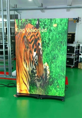 Pełnokolorowy przenośny lustrzany ekran plakatowy LED do centrum handlowego Indoor P1.8 P2.5mm Stojący ekran reklamowy
